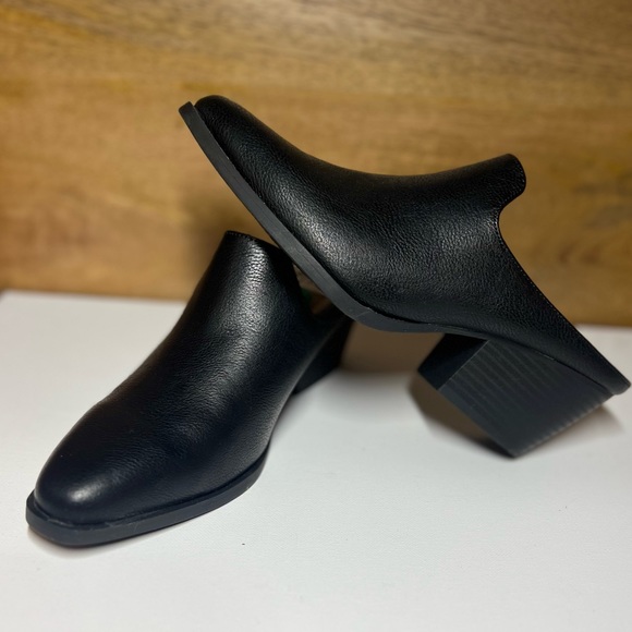 Slip on leather mule with chunky heel - Picture 3 of 8